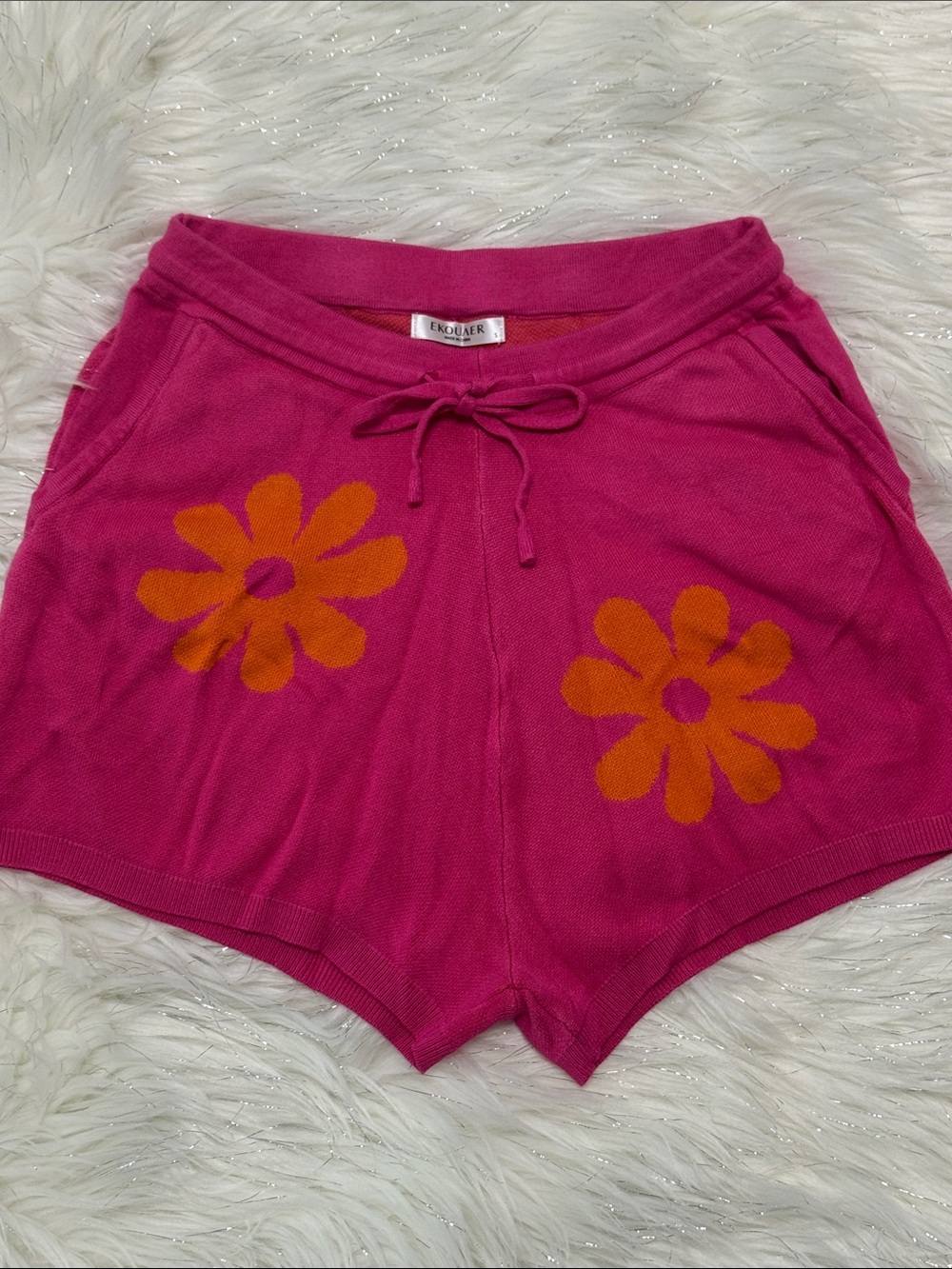 🌸💖✨ Bright Pink Knit Sweater Set with Orange Daisies – Size Small - Picture 6 of 7